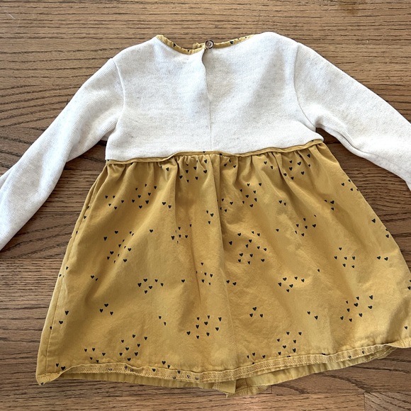 Zara girl dress, size 2-3 years, with cute heart pattern and wooden buttons - Picture 3 of 5